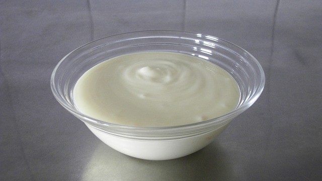 Greek yoghurt for treating natural hair